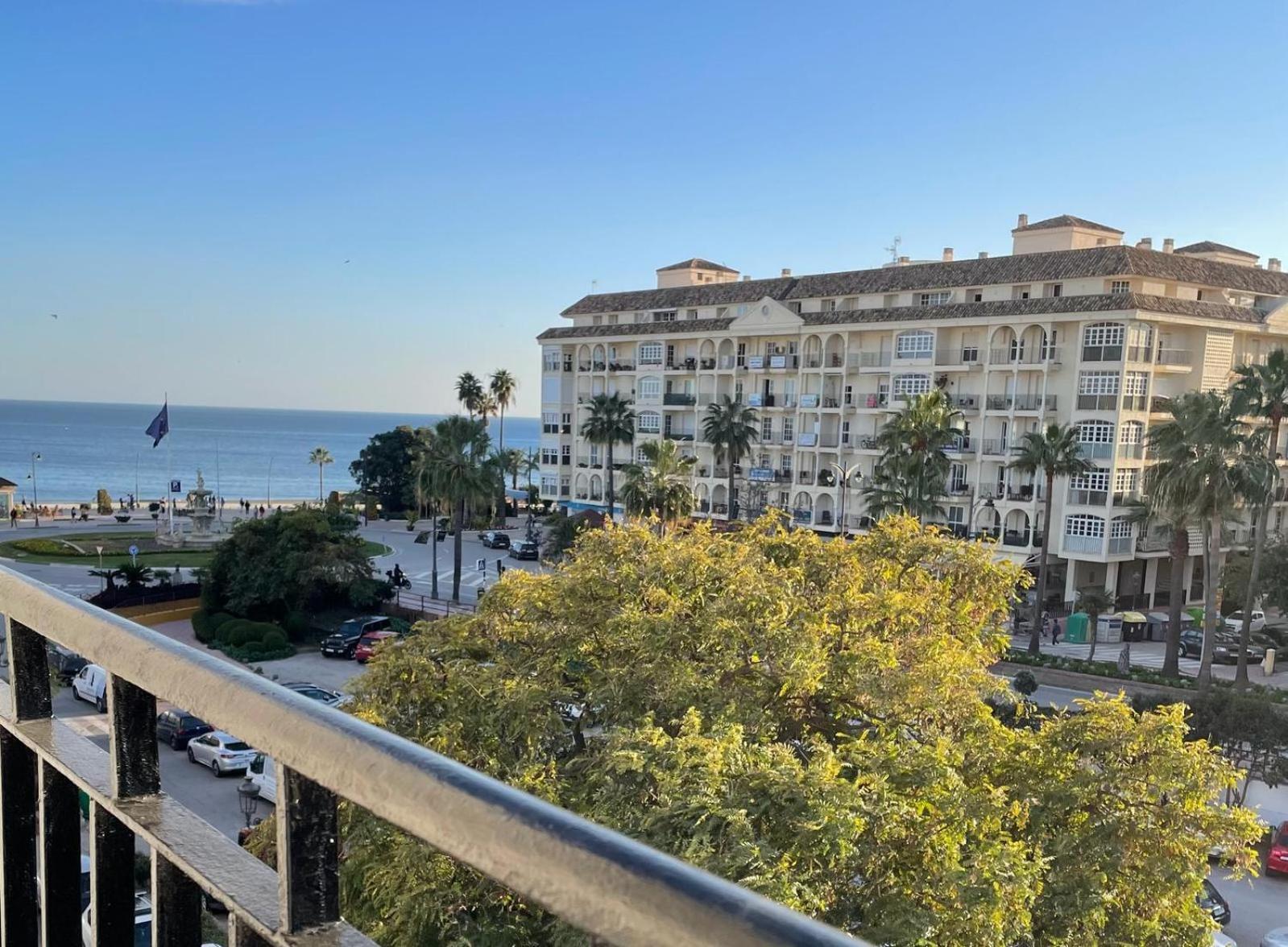 Apartamento Centrico Junto Al Mar Estepona Exterior foto